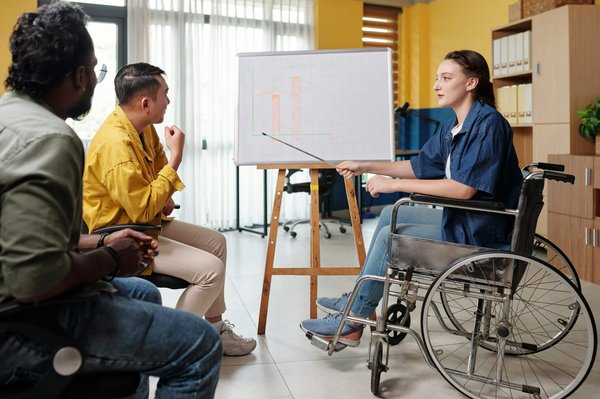 Surmonter les barrières liées au handicap au travail avec une formation handicap