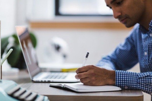 Comment choisir une plateforme pour créer une entreprise?